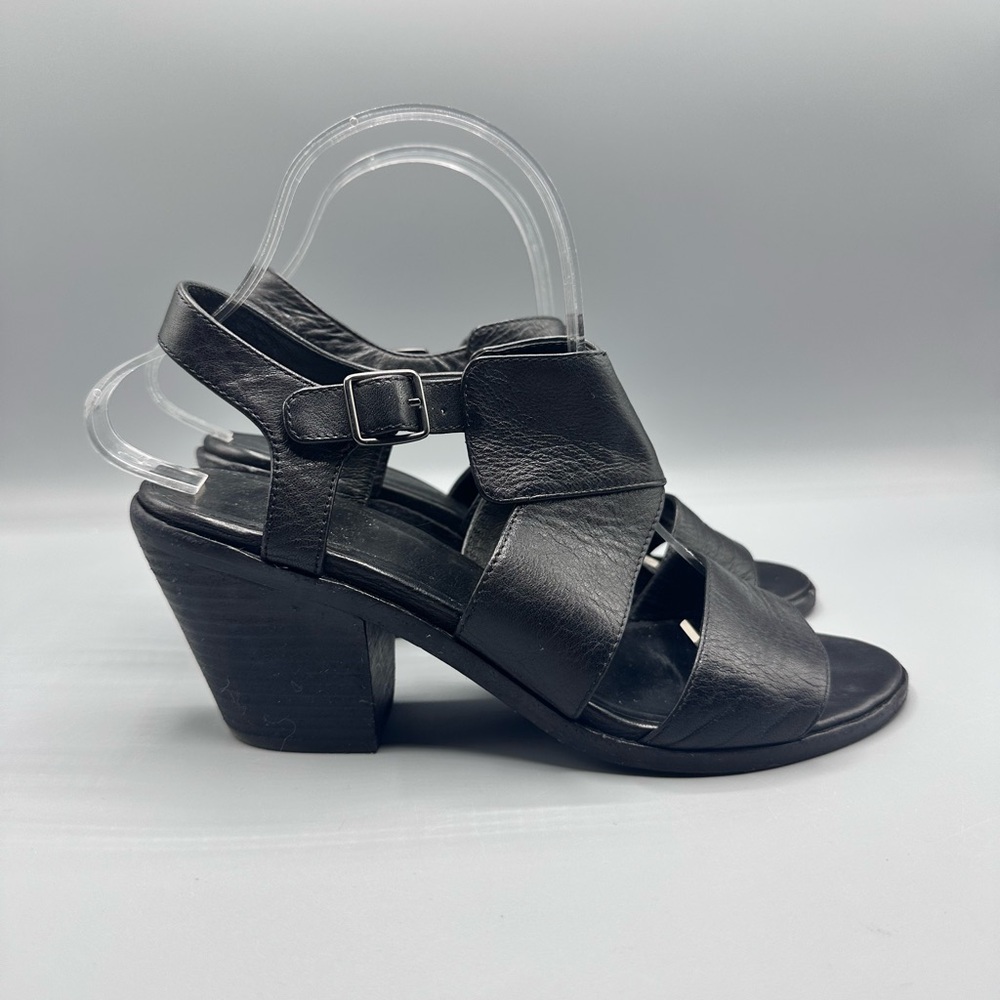 Eileen Fisher Side 8 Black “Carat” Leather Sandals